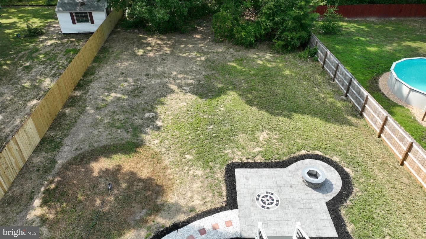 135 Locust Avenue photo 112