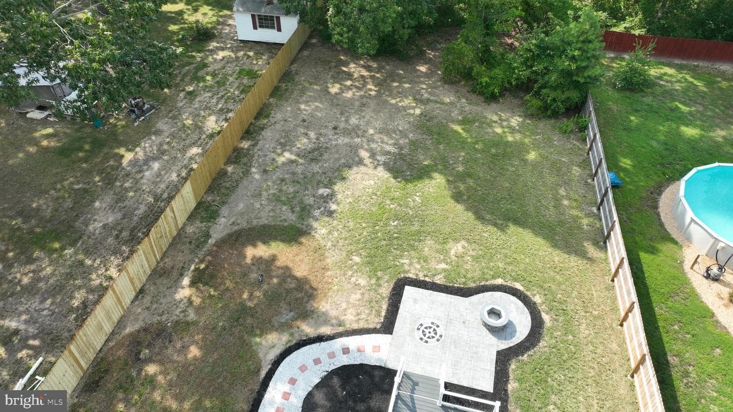 135 Locust Avenue photo 116