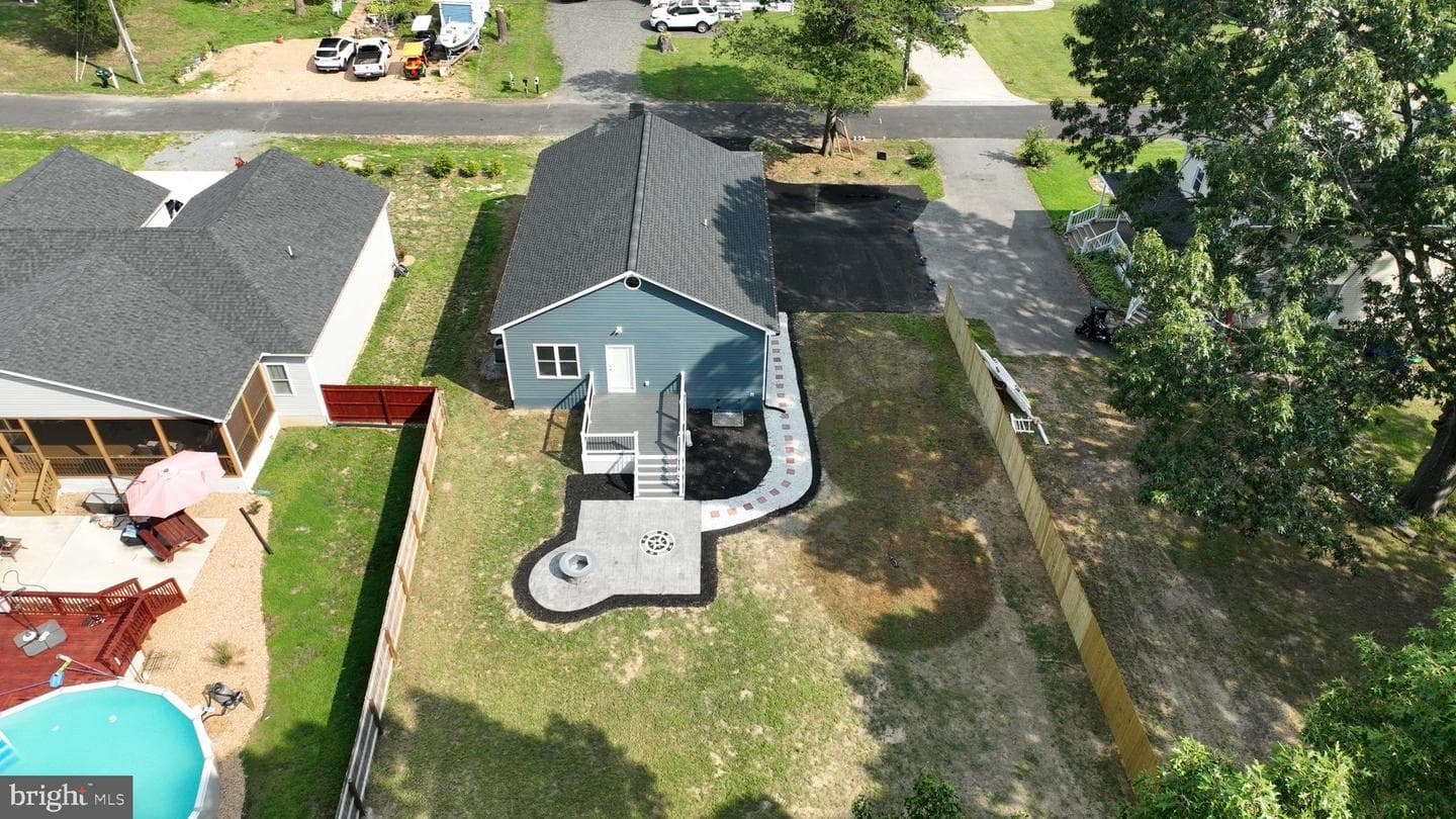 135 Locust Avenue photo 118