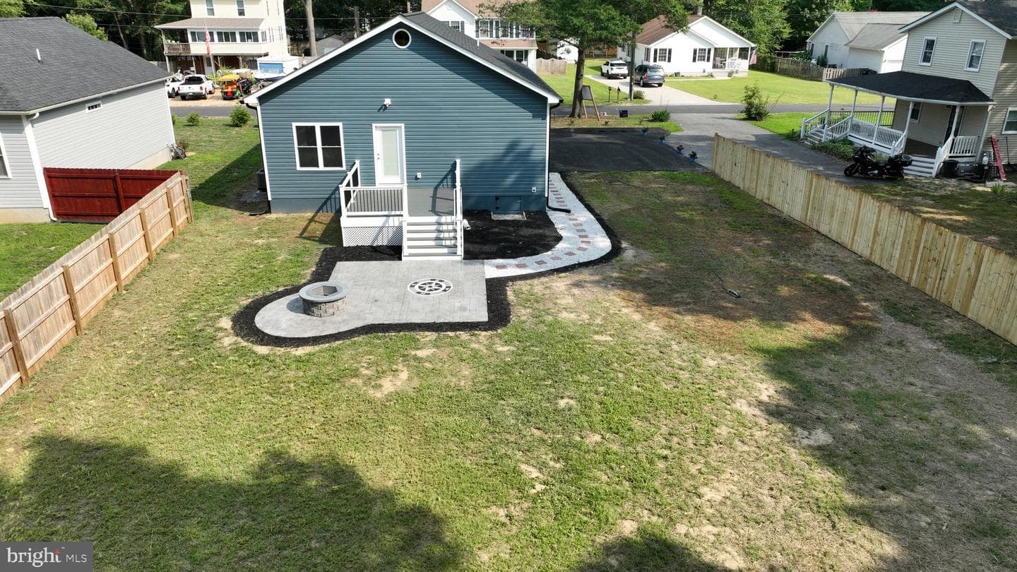 135 Locust Avenue photo 120