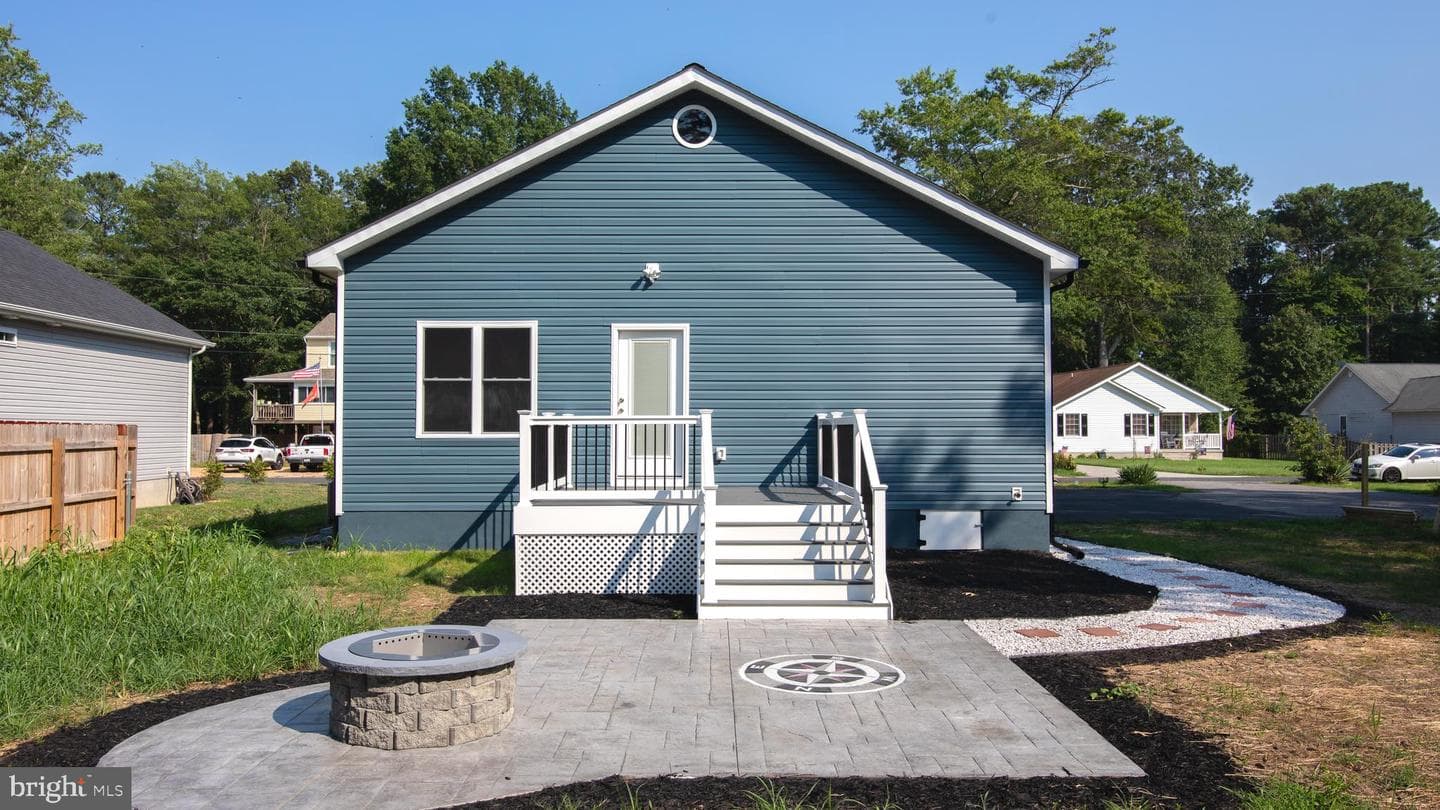 135 Locust Avenue photo 31