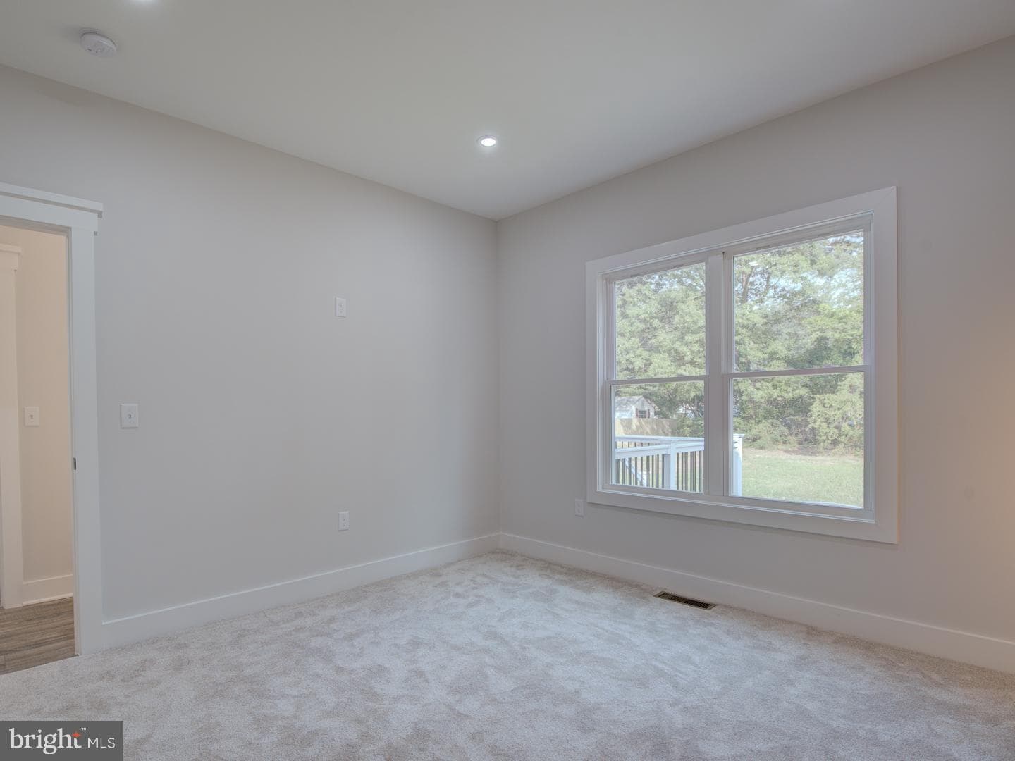 135 Locust Avenue photo 76