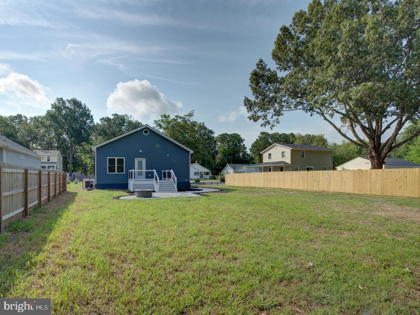 135 Locust Avenue photo 84