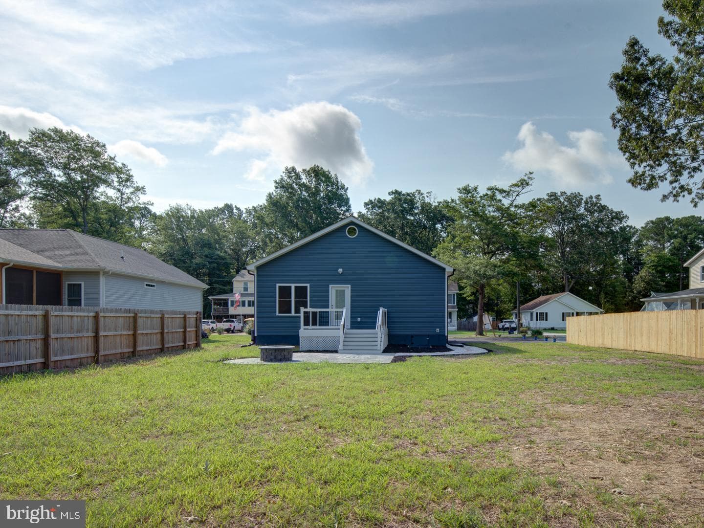 135 Locust Avenue photo 85