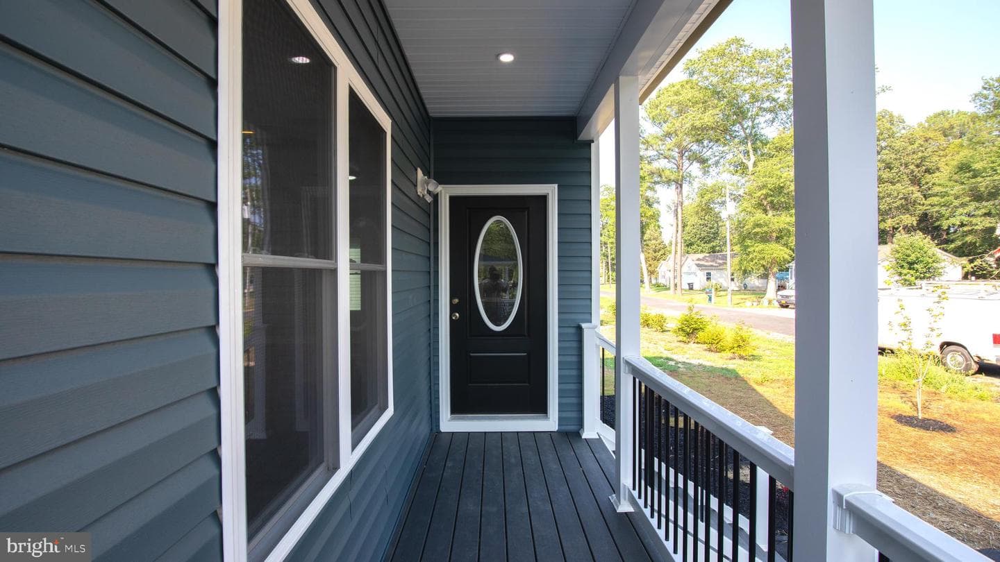 135 Locust Avenue photo 99