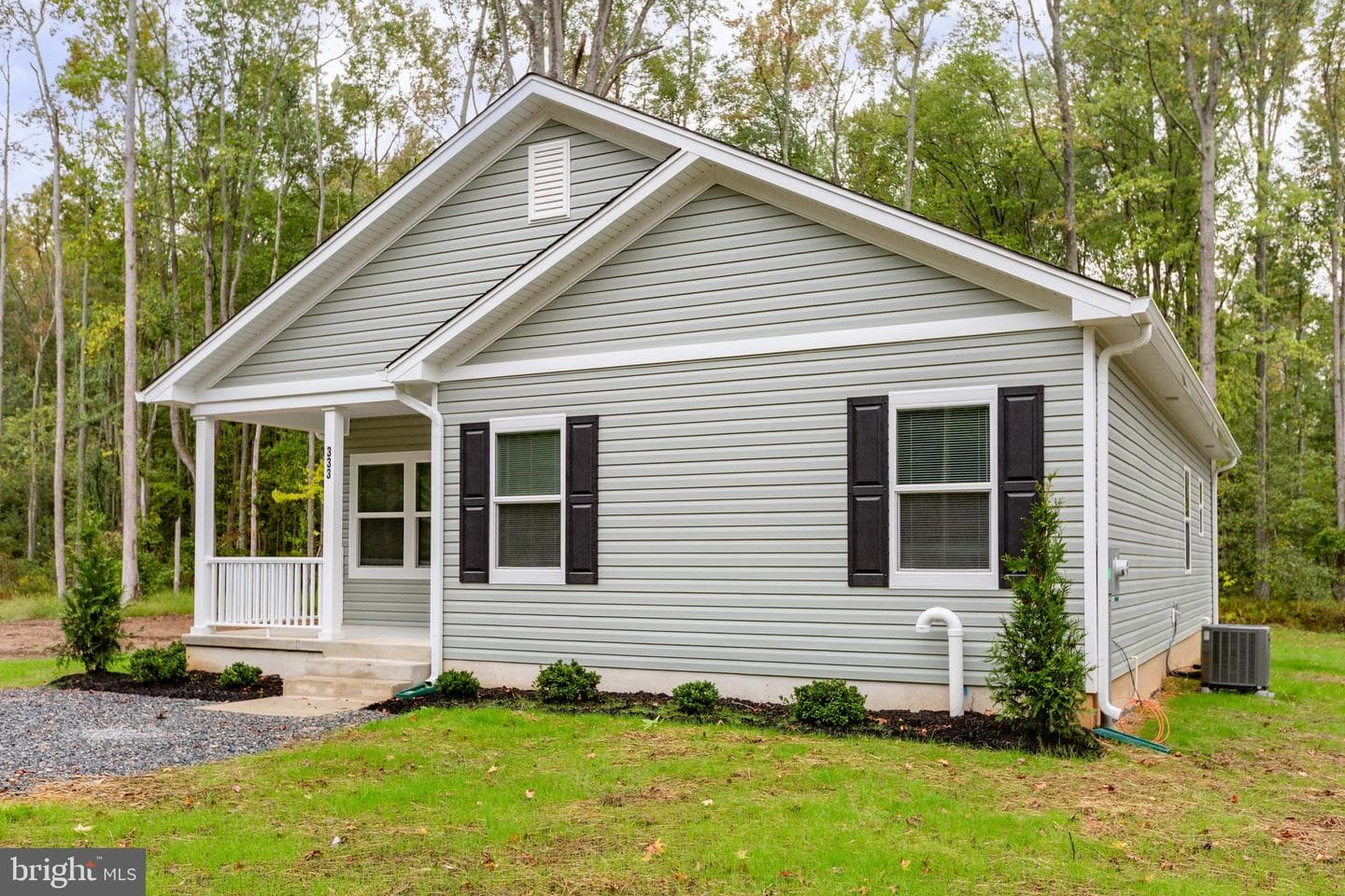 450 Lakeview Drive photo 1