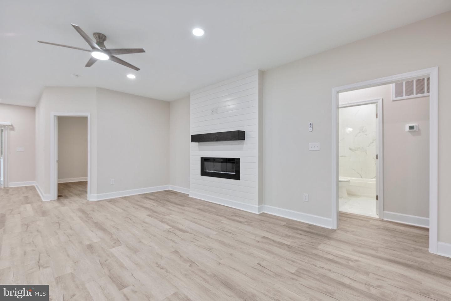 450 Lakeview Drive photo 10