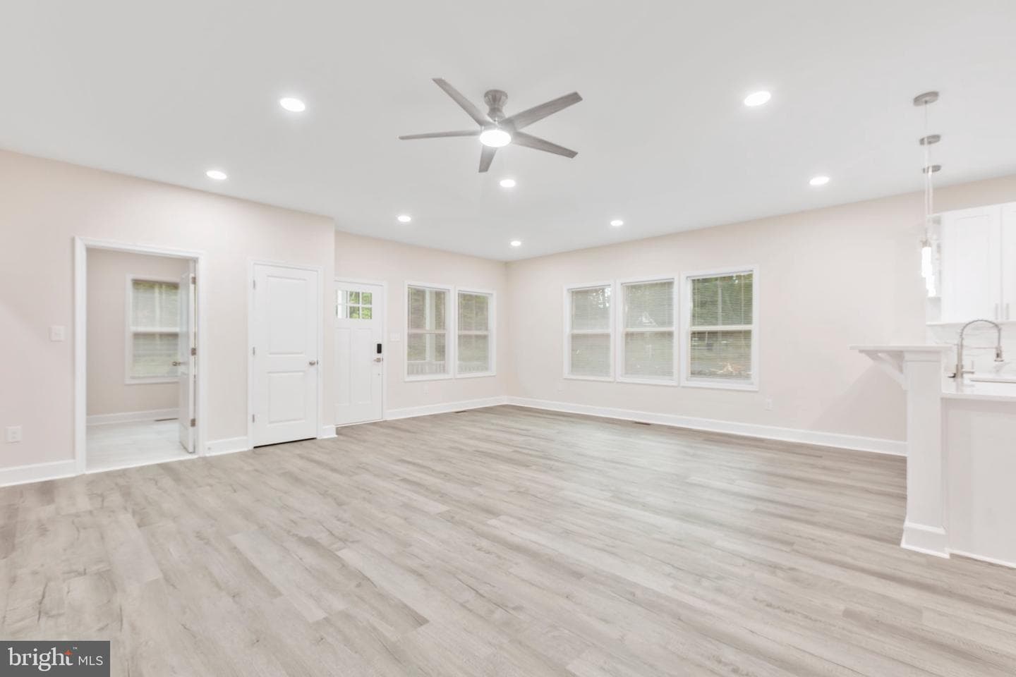 450 Lakeview Drive photo 13