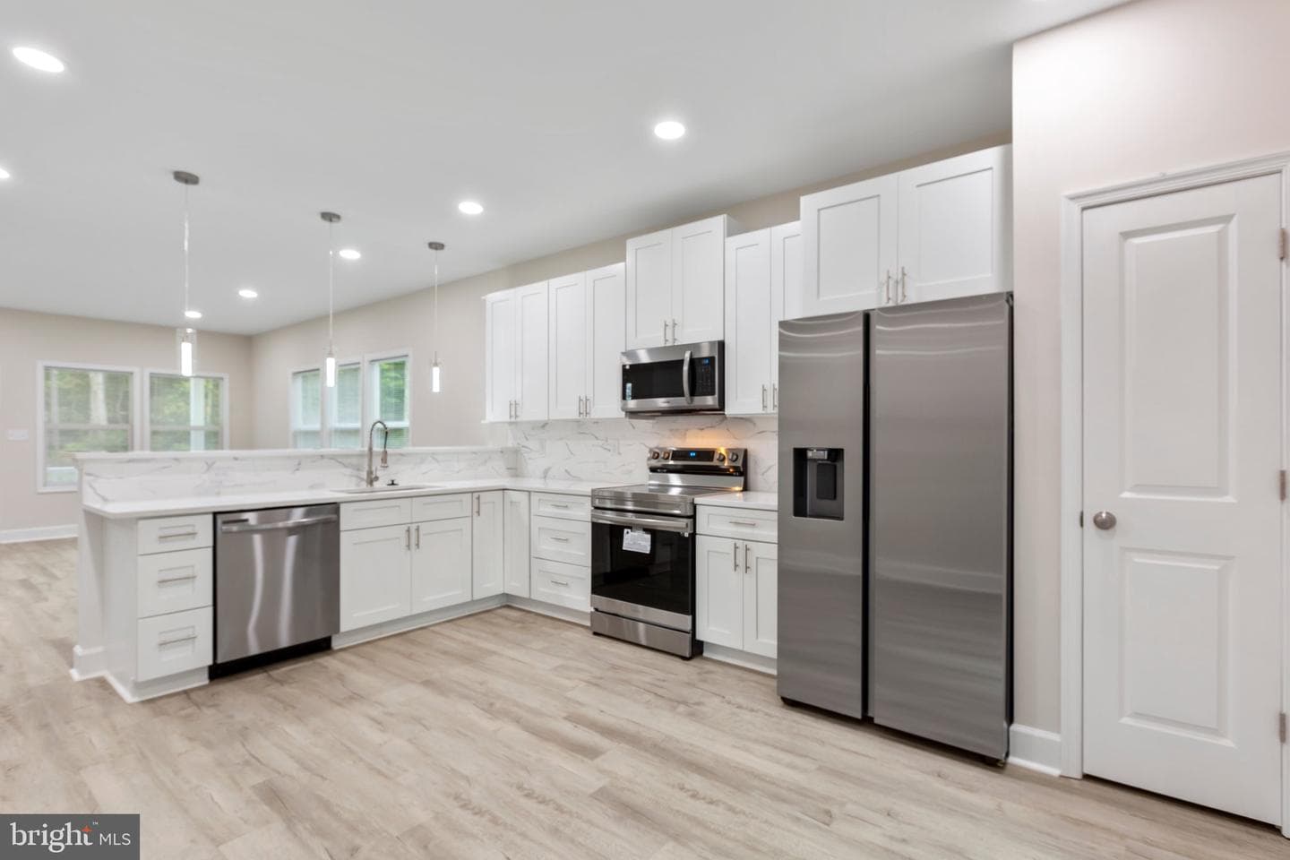 450 Lakeview Drive photo 15