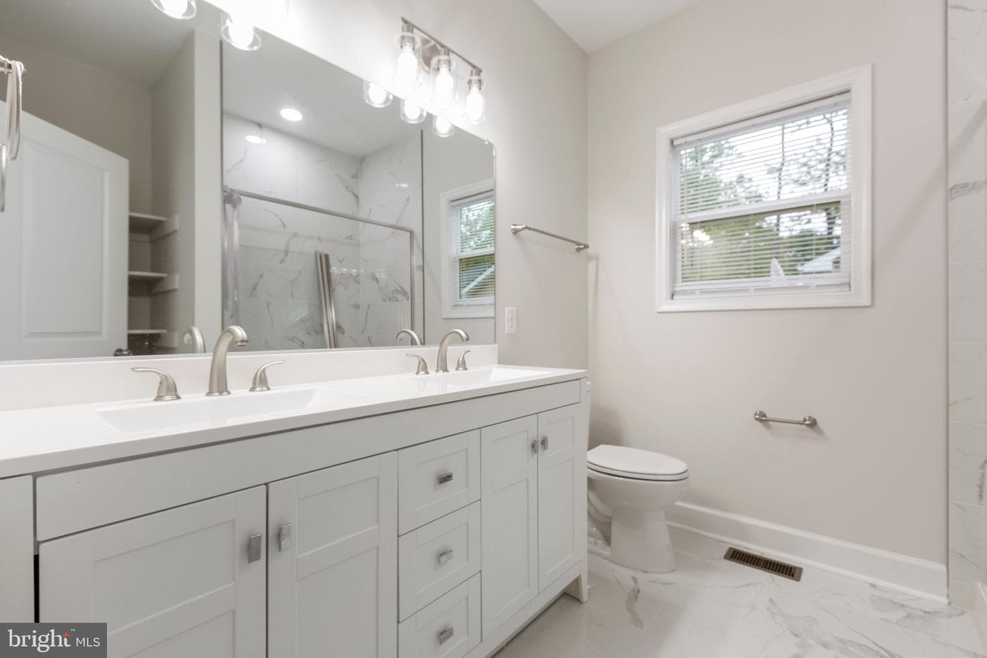 450 Lakeview Drive photo 25