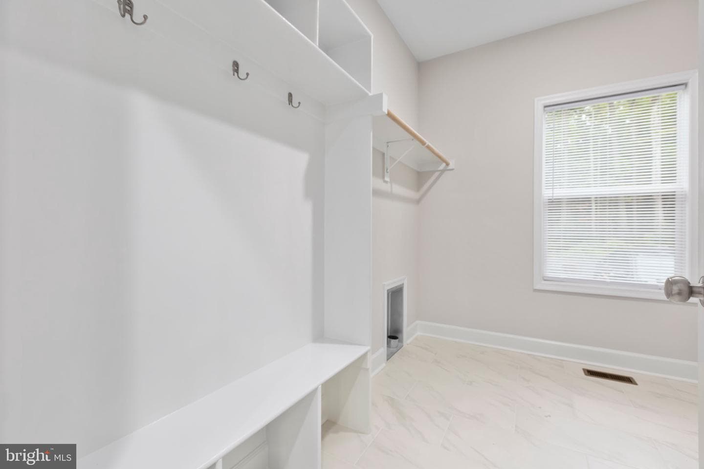 450 Lakeview Drive photo 27