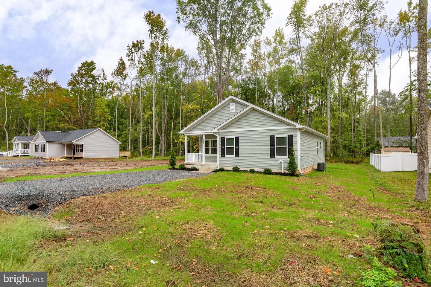 450 Lakeview Drive photo 3