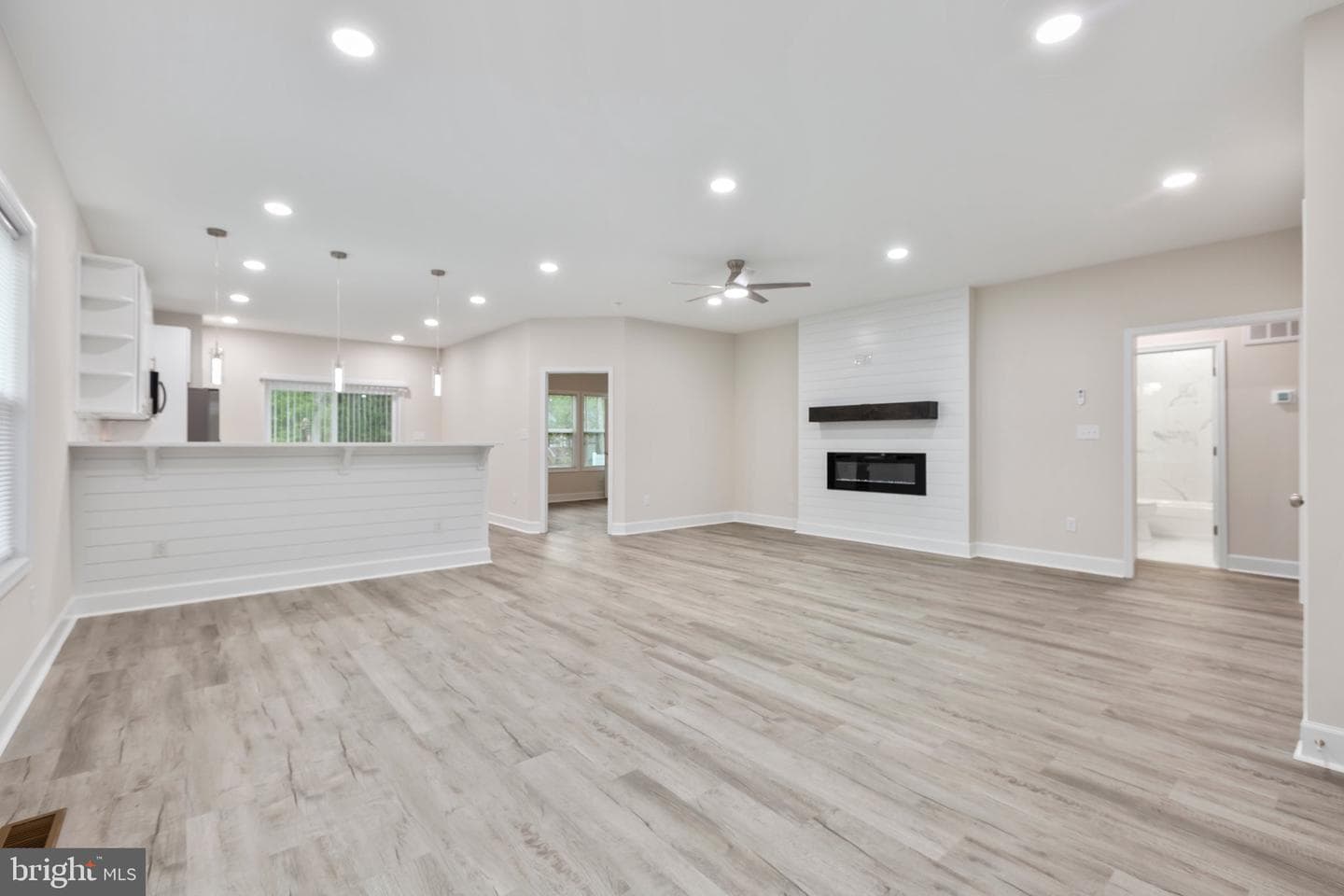 450 Lakeview Drive photo 6