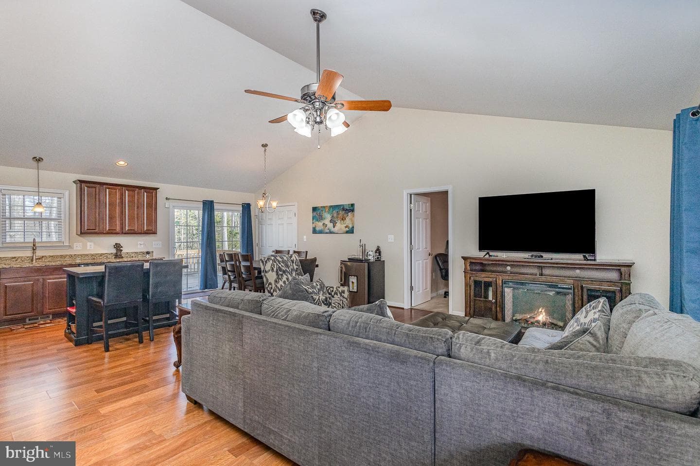 109 Lakeview Drive photo 3
