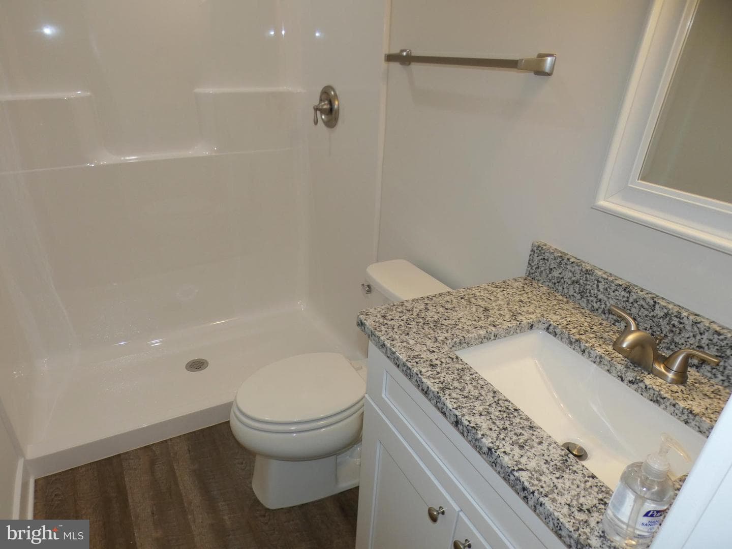 65 Columbia Road photo 25