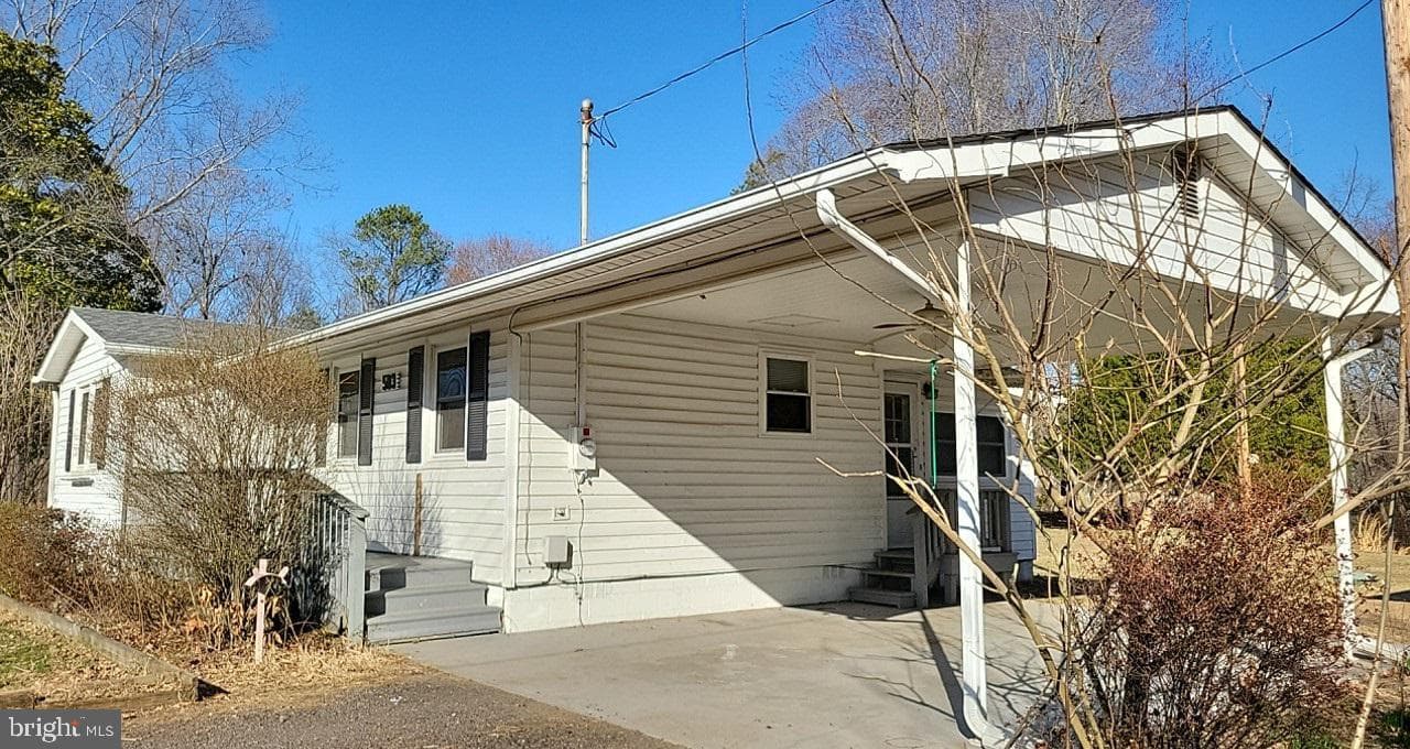583 Holly Way photo 2