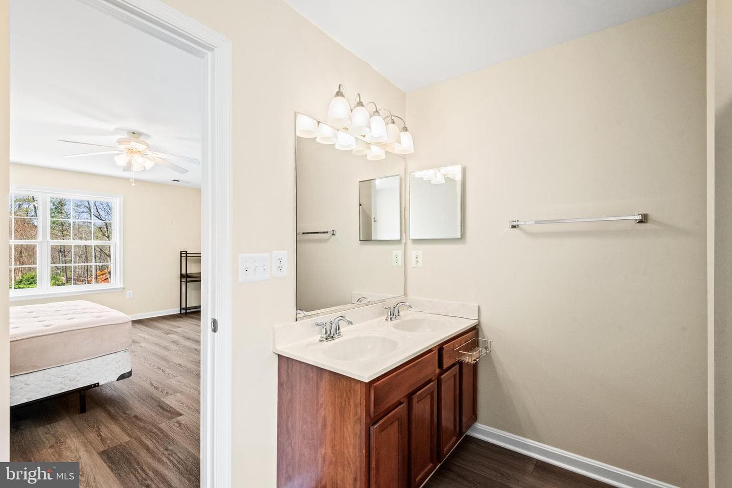 198 Federalist Way photo 24