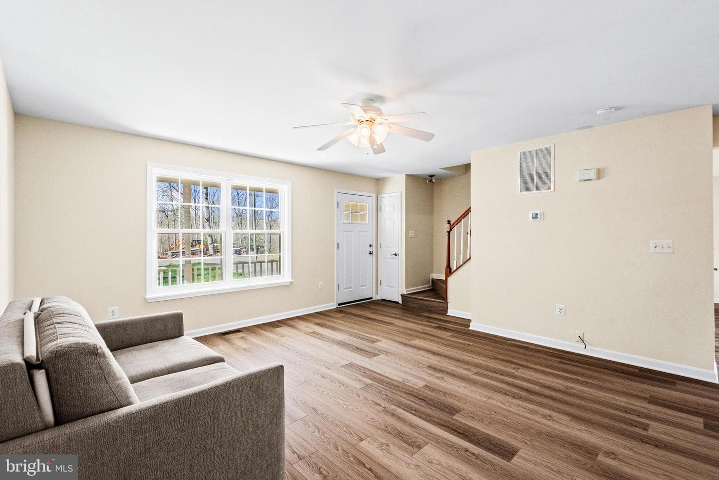 198 Federalist Way photo 4
