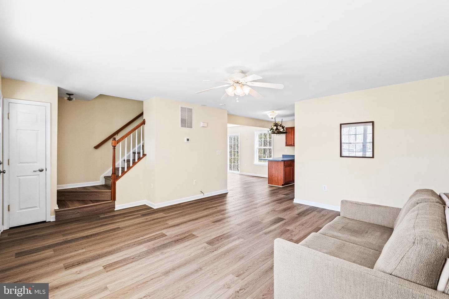 198 Federalist Way photo 5