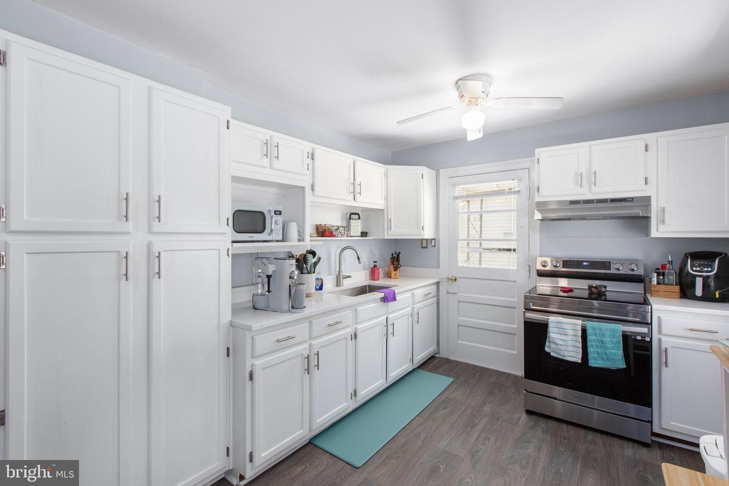 216 Locust Avenue photo 14