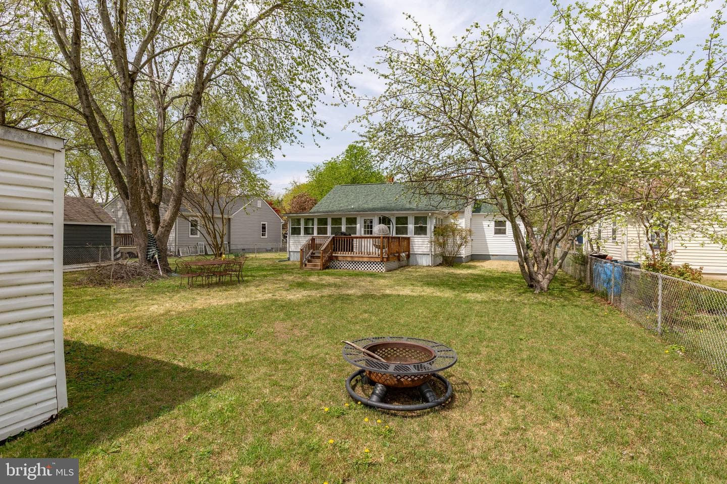 216 Locust Avenue photo 29