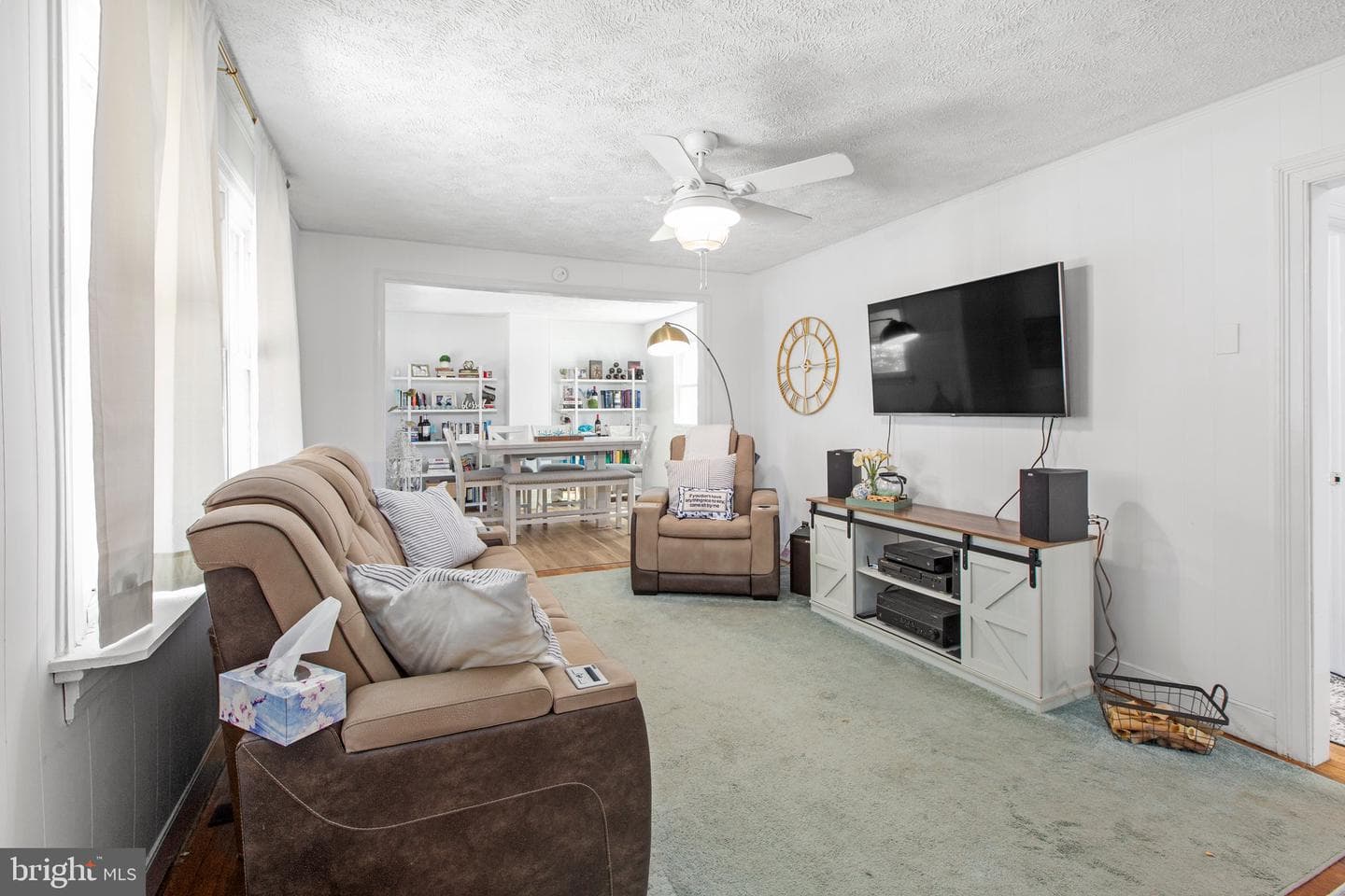 216 Locust Avenue photo 8