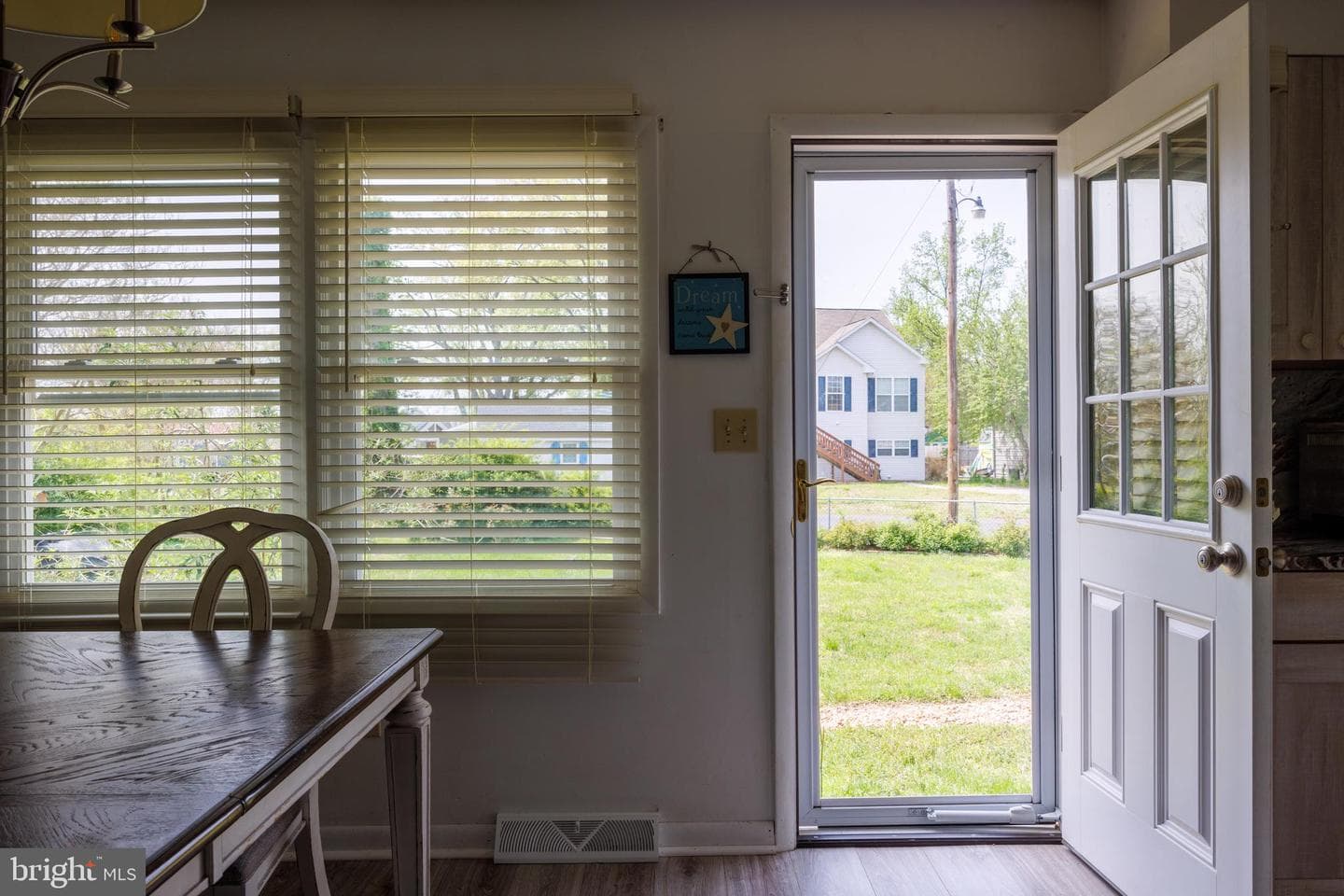 1519 Irving Avenue photo 21
