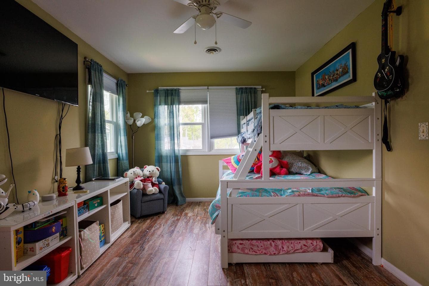 1519 Irving Avenue photo 38