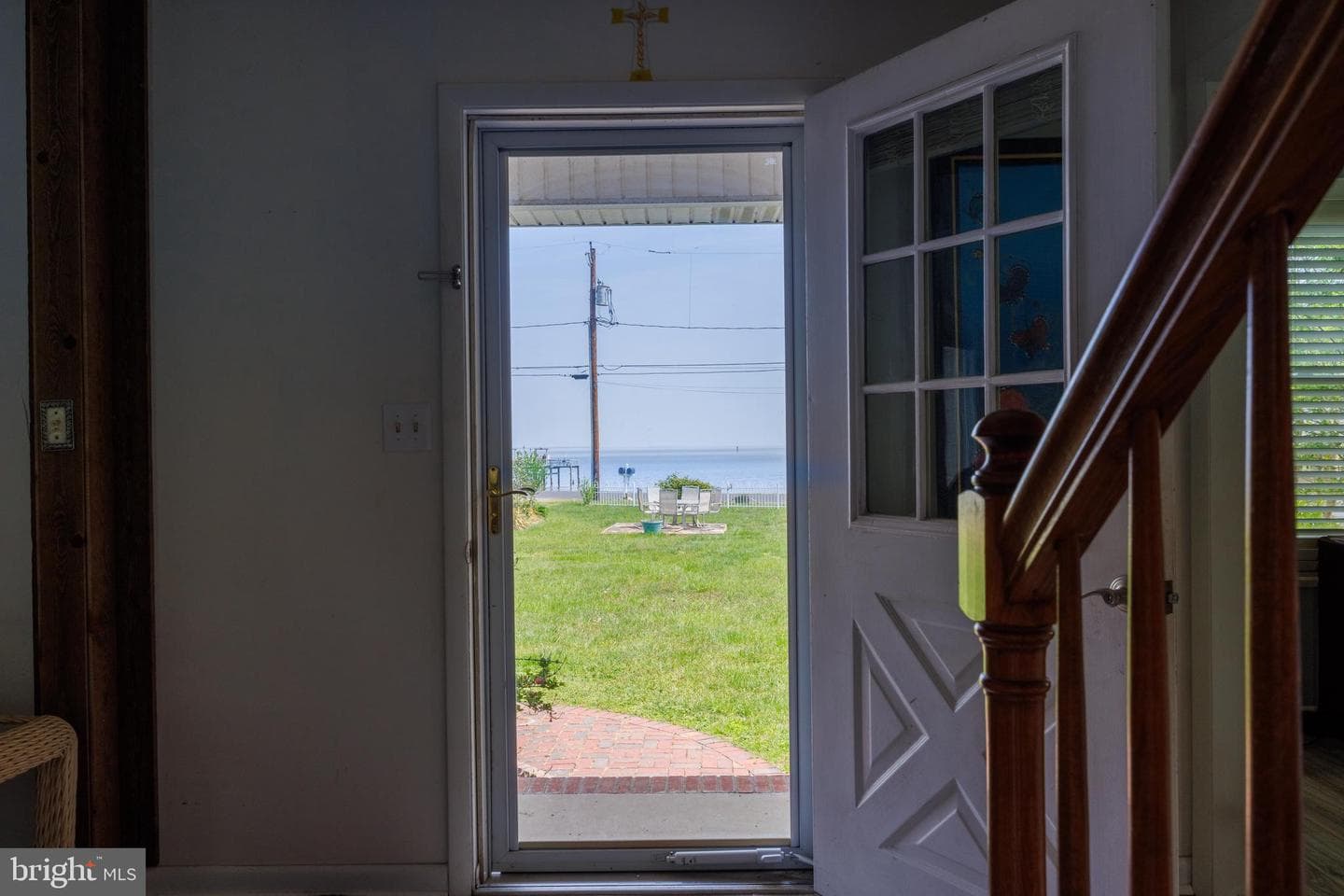 1519 Irving Avenue photo 4