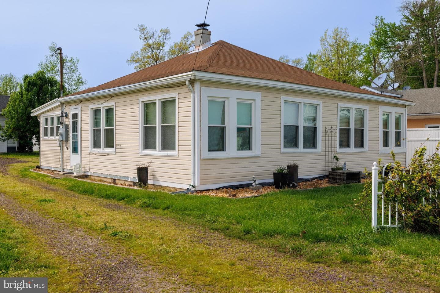 1519 Irving Avenue photo 44