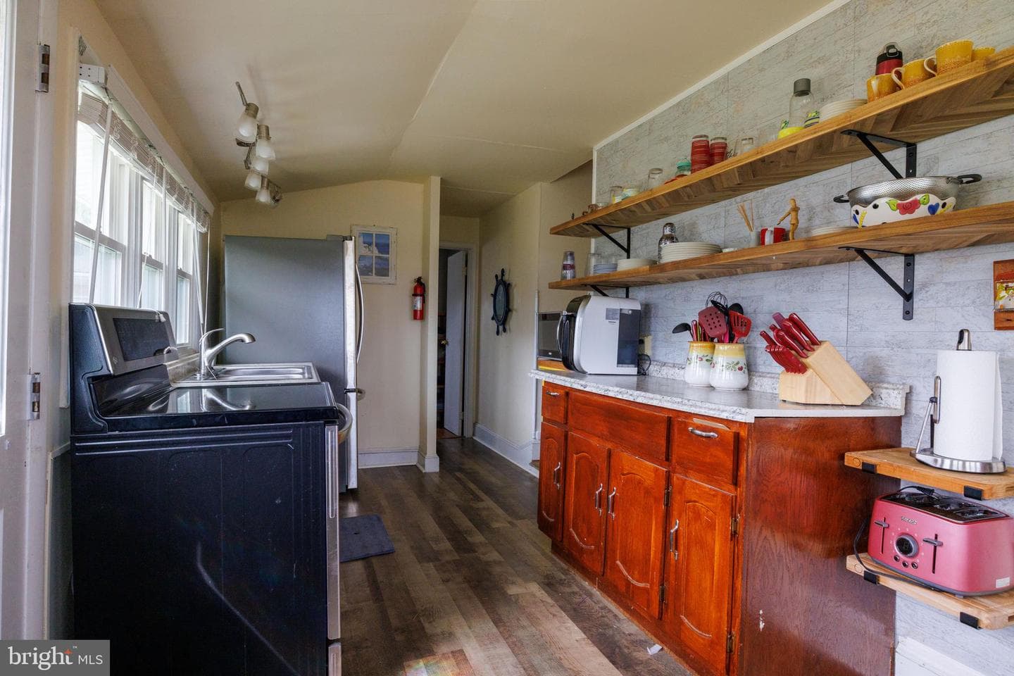 1519 Irving Avenue photo 46