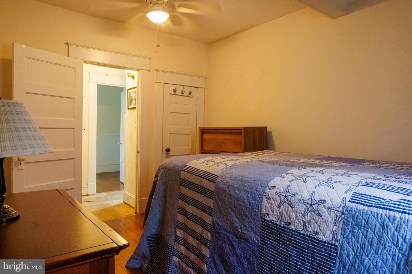 1519 Irving Avenue photo 56