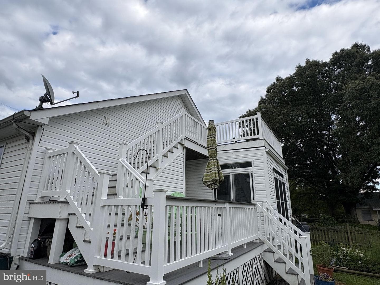 527 Monroe Bay Avenue photo 3