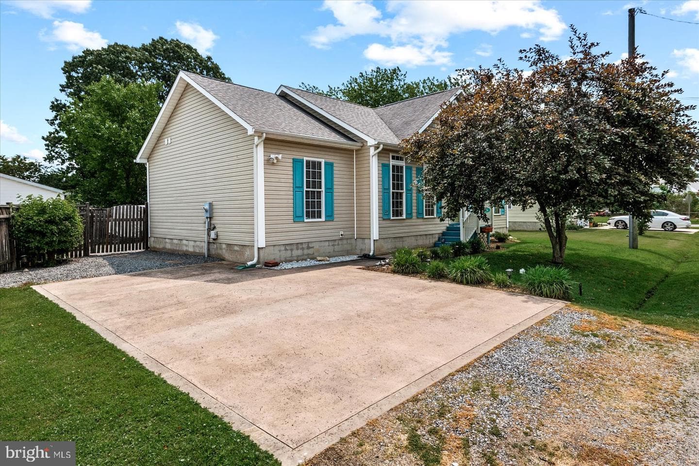 24 Bancroft Ave. photo 4