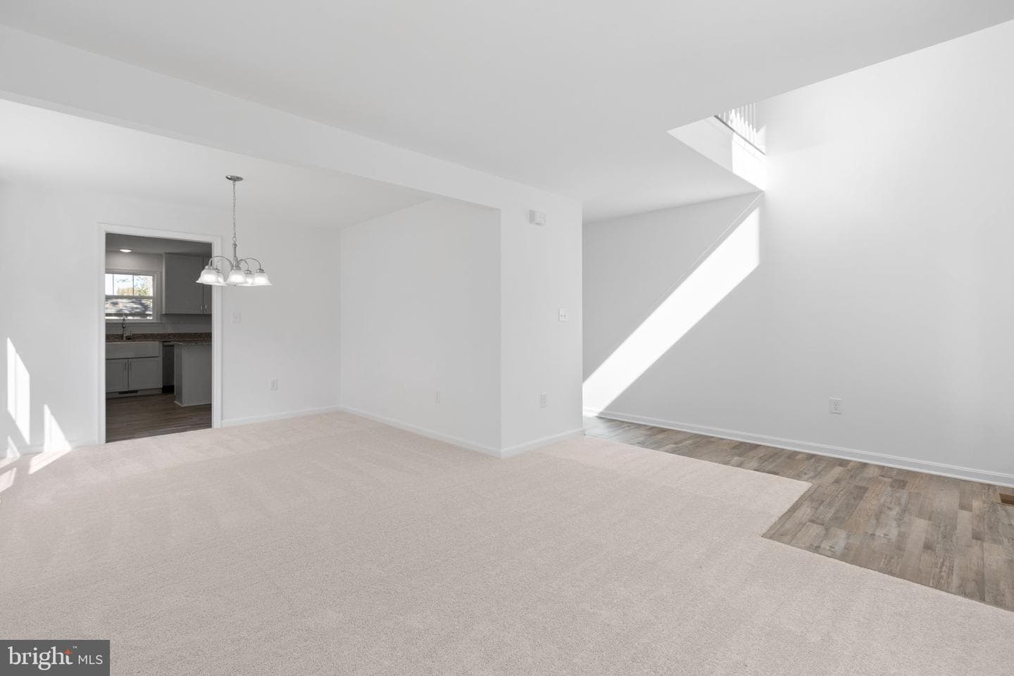 71 Laurel Lane photo 4