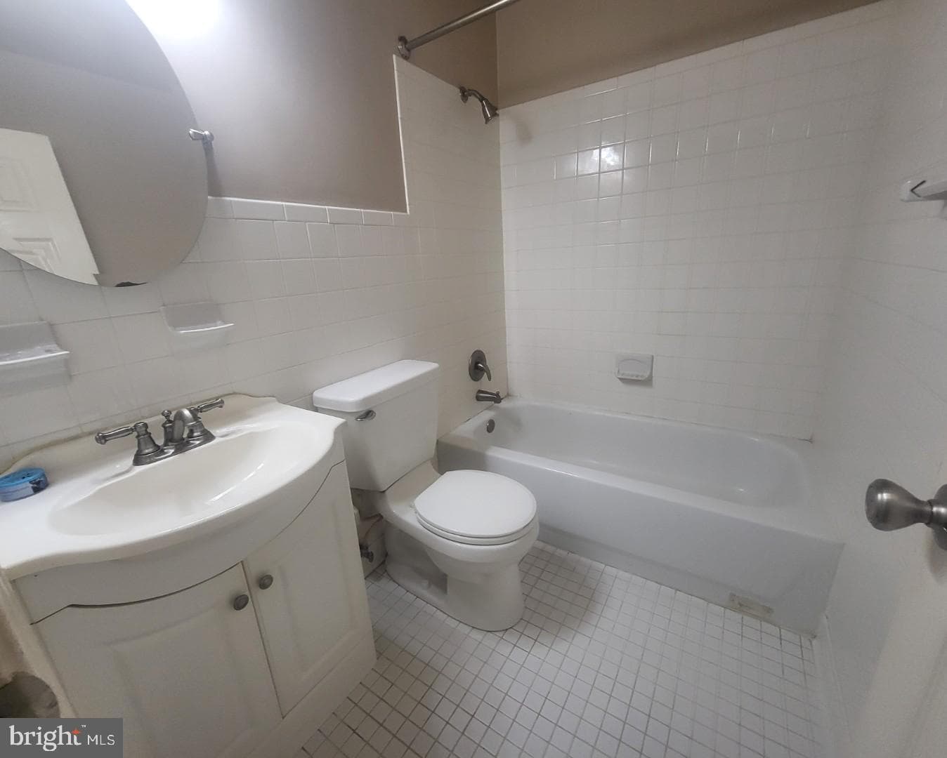240 Cedar Avenue photo 19