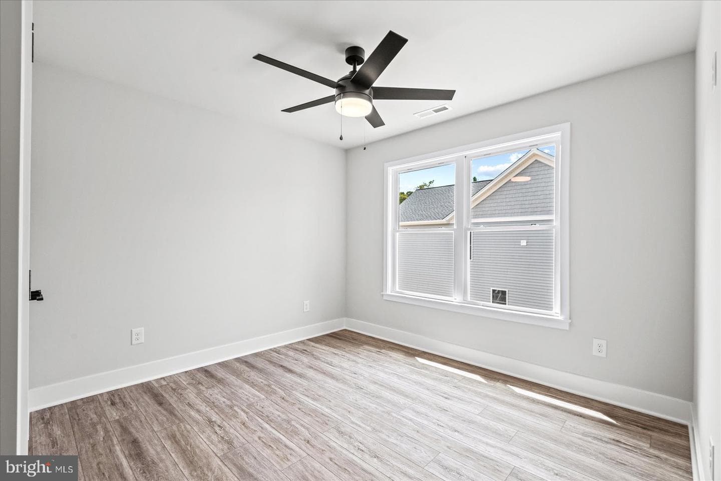 702 Taggart Street photo 33