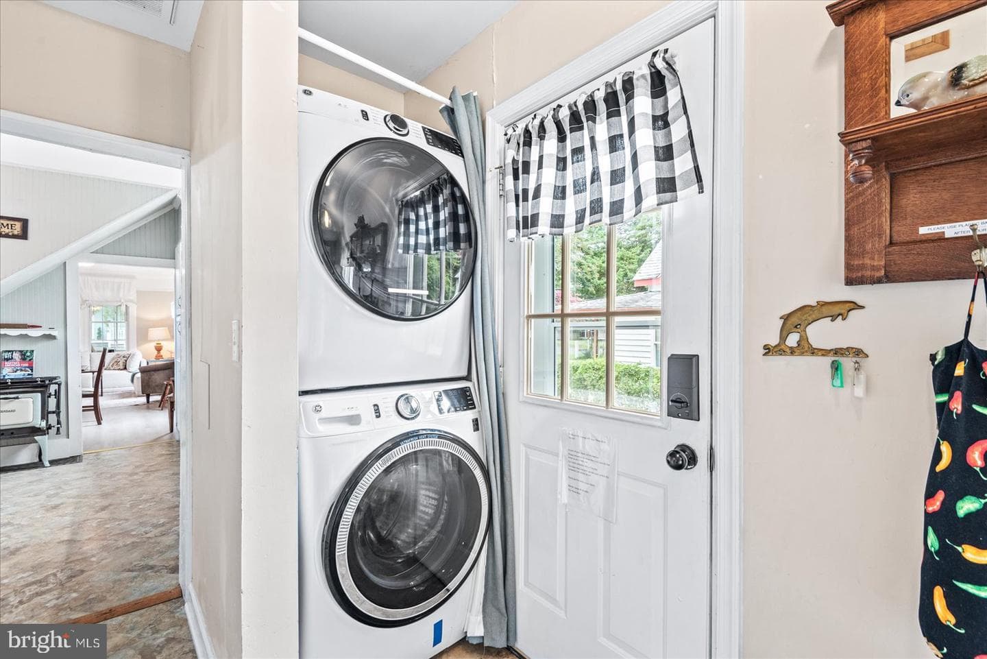 209 Hawthorne Street photo 25