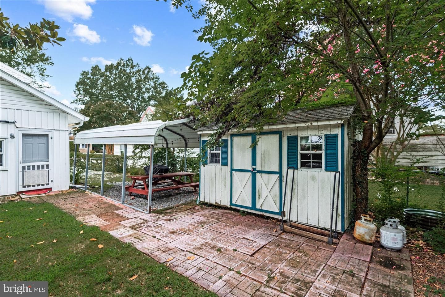 209 Hawthorne Street photo 39