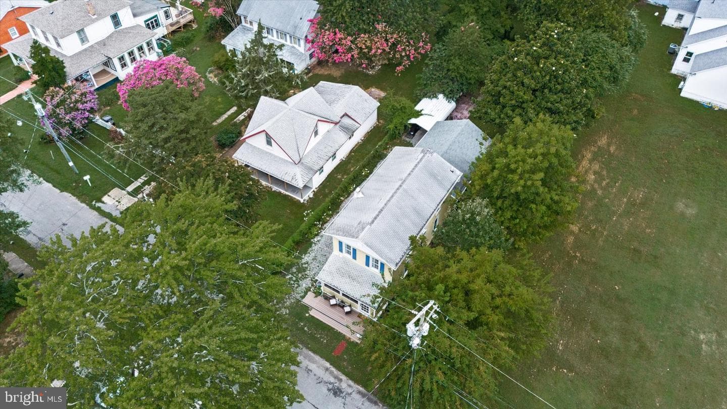 209 Hawthorne Street photo 43