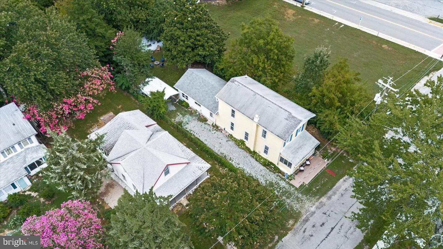 209 Hawthorne Street photo 44