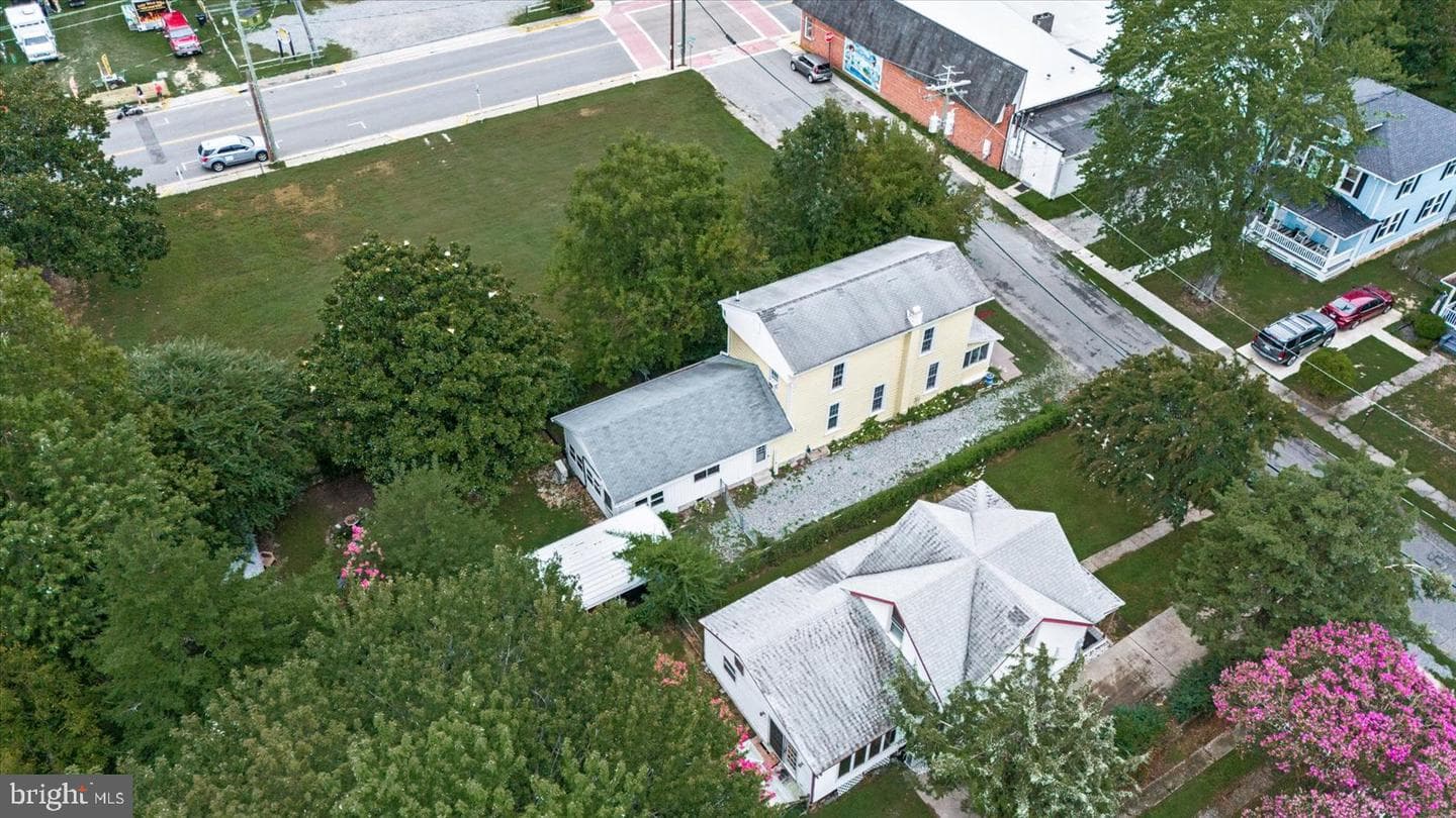 209 Hawthorne Street photo 46