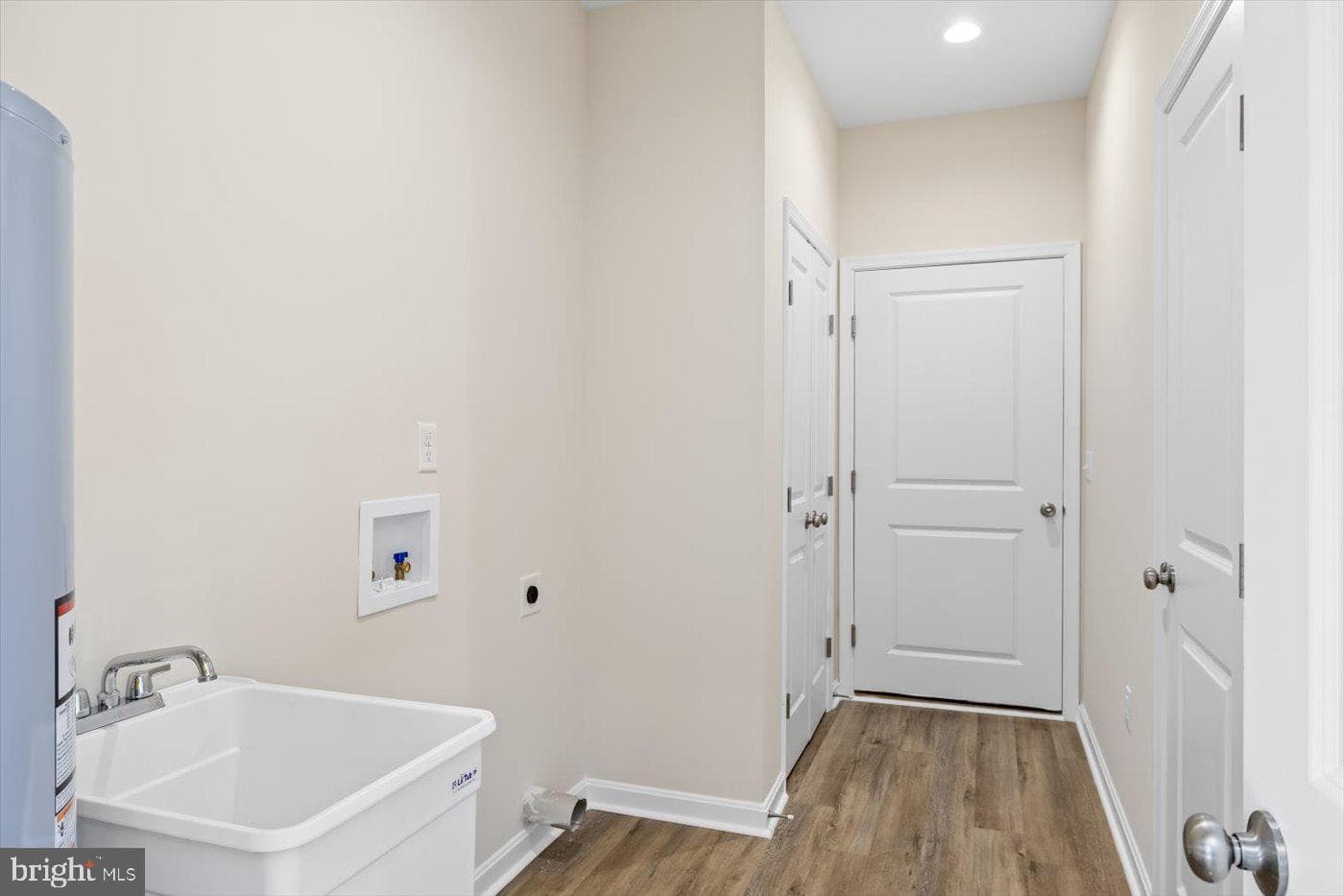 1419 S. Glebe Road photo 40