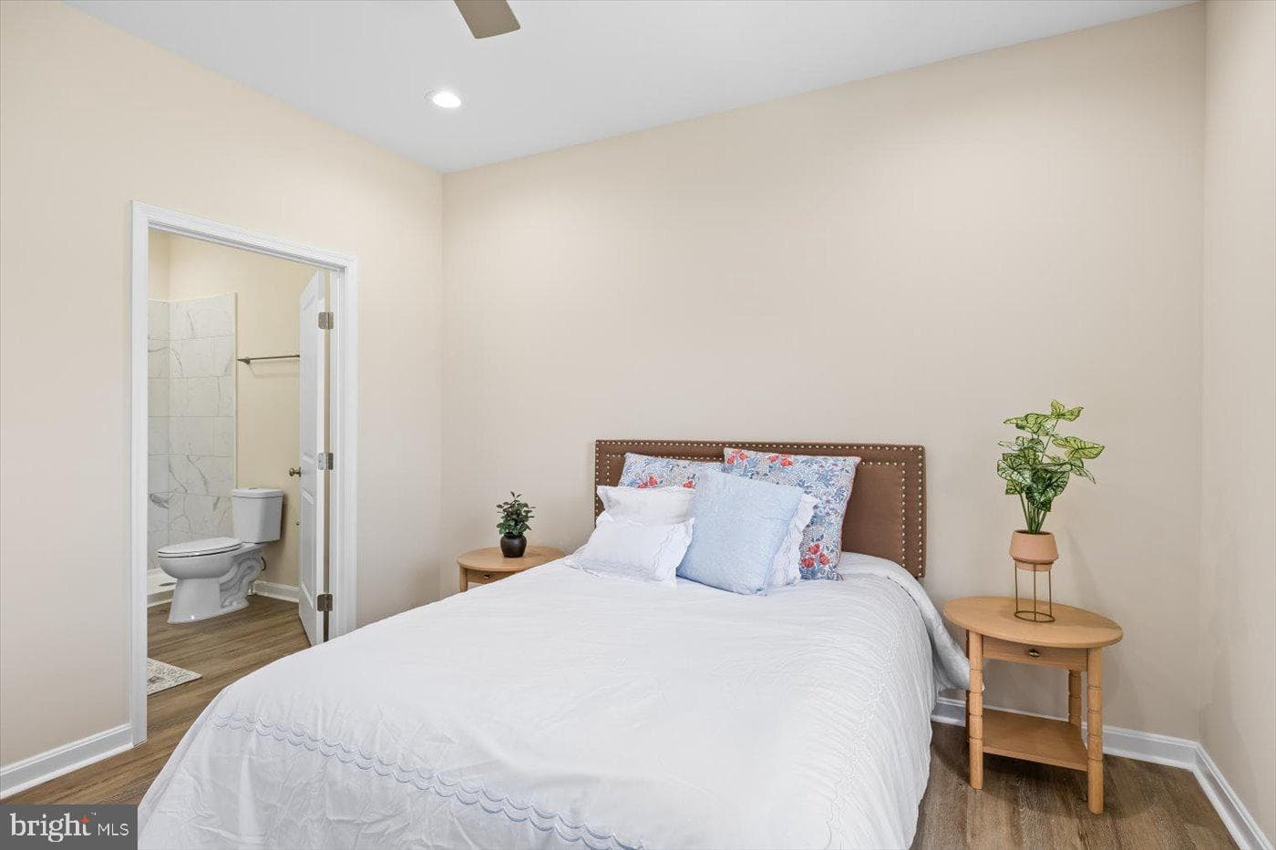 1419 S. Glebe Road photo 42