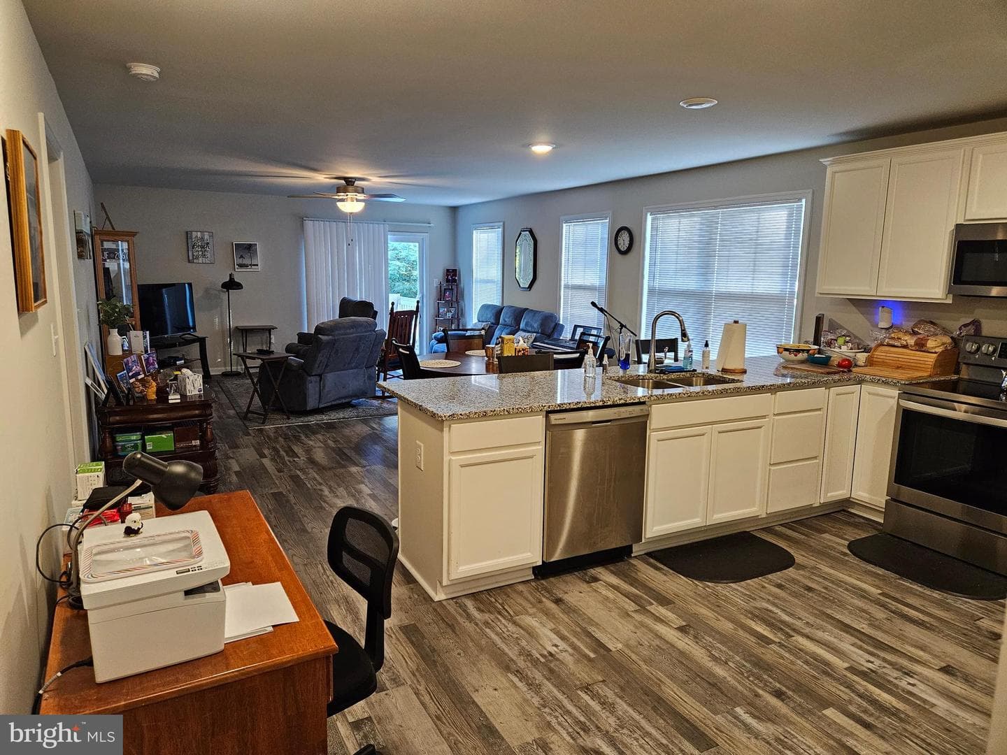 484 Latane Drive photo 9