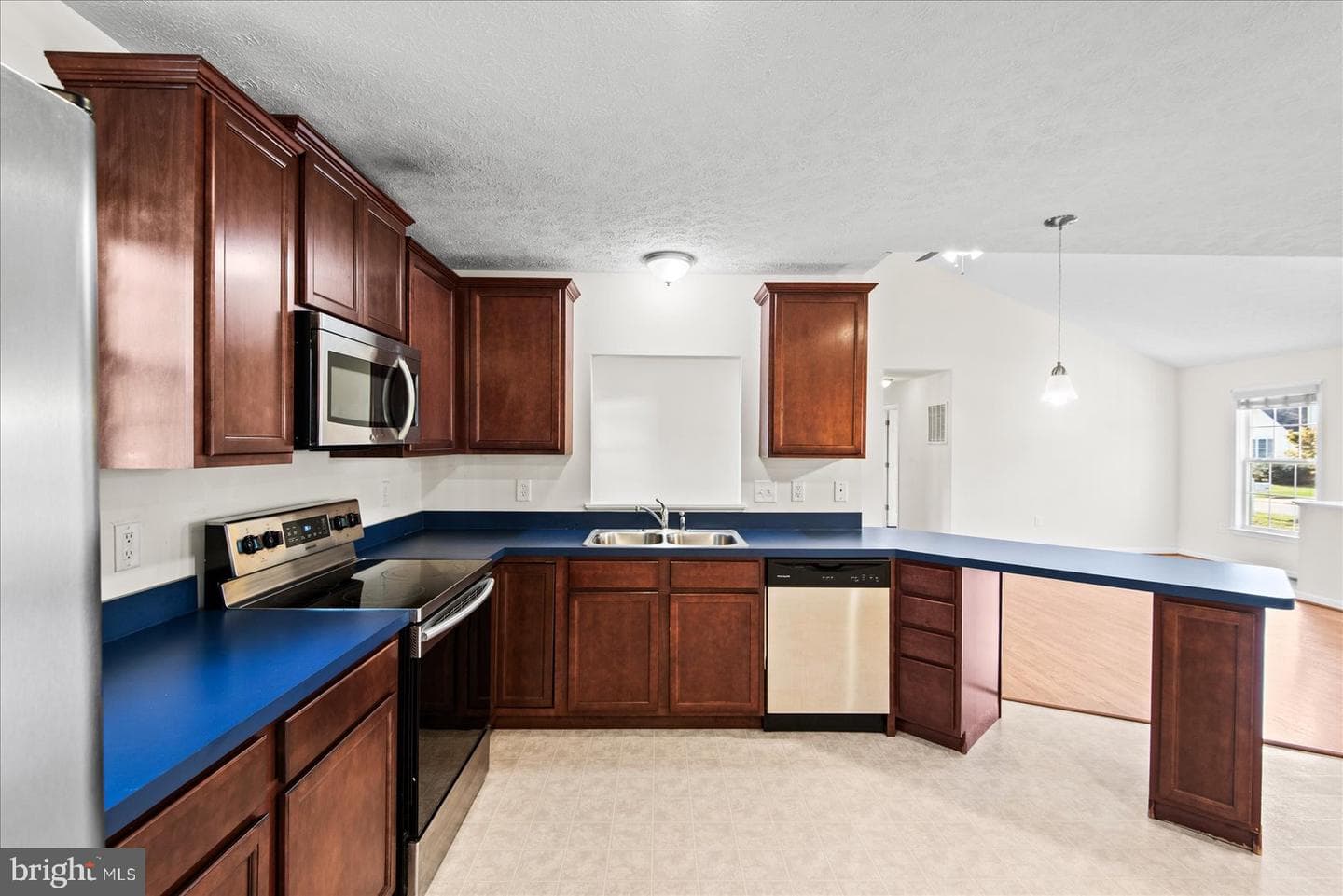 310 3rd Street photo 17
