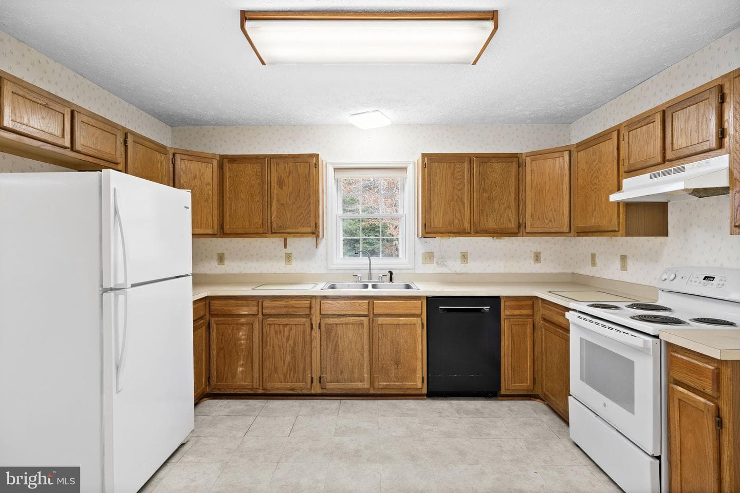 49 Grove Drive photo 11