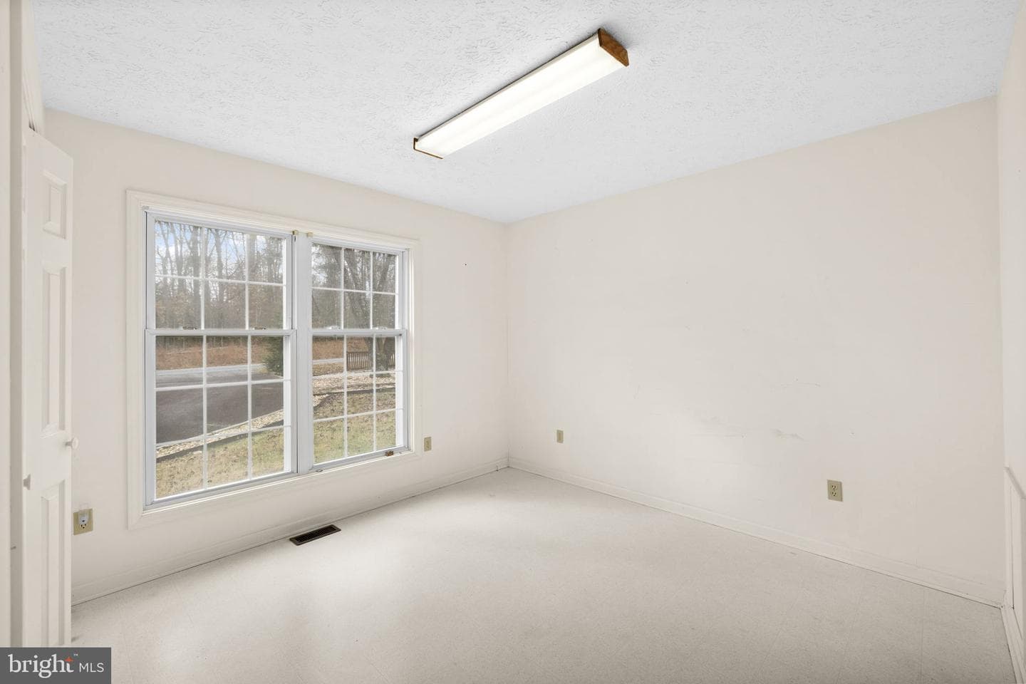 49 Grove Drive photo 17