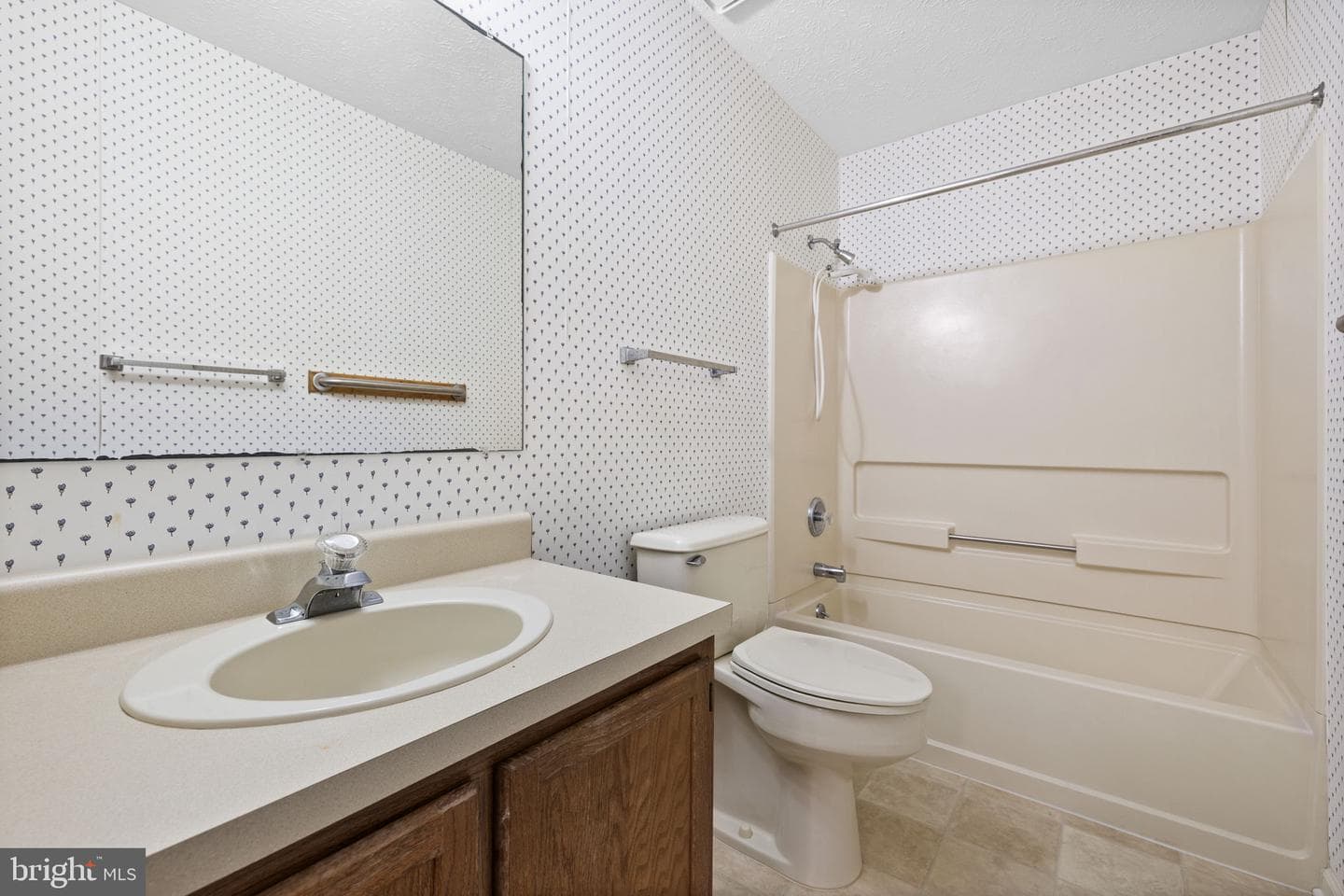 49 Grove Drive photo 18
