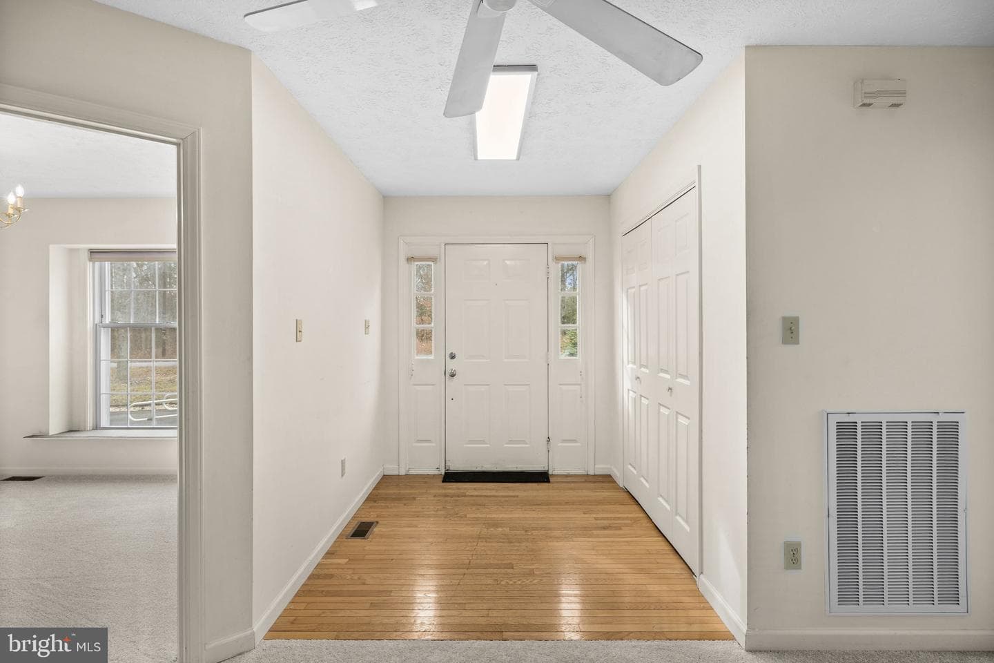 49 Grove Drive photo 2
